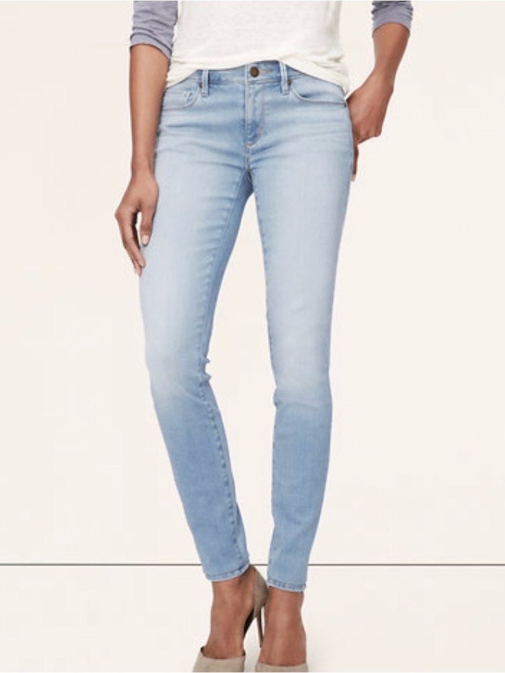 Ann Taylor Light Wash The Skinny Jeans 8